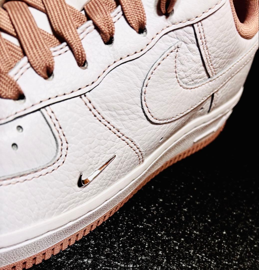 ■新品24.5cm■ナイキ エア フォース 1 07 ミニジュエル メタルロゴ