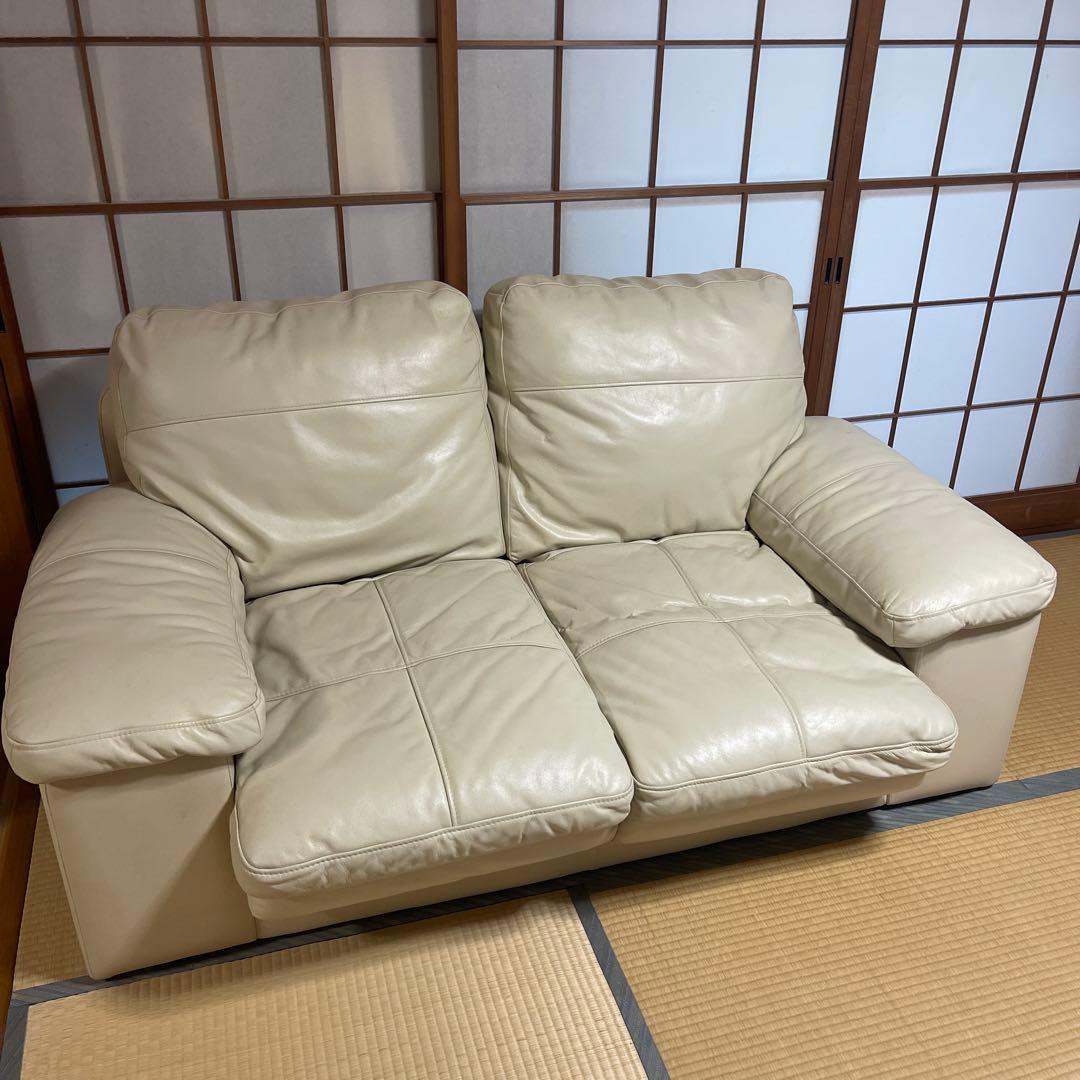 ニトリ2人掛けソファー　ベージュ系