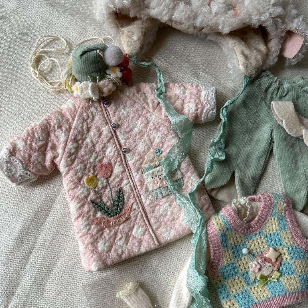 ブライス　Blythe 着せ替え服セット（コート・セーター・パンツ・帽子）