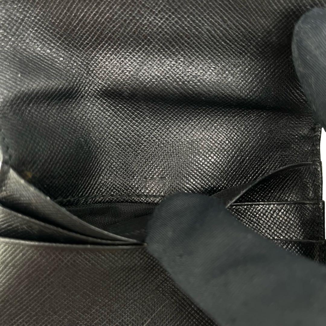 希少✨プラダ 二つ折り財布 三角ロゴ サフィアーノレザー ファスナー ブラック