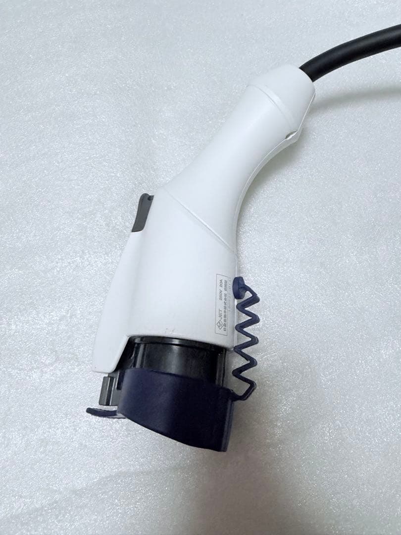 最新型番　日産リーフ充電ケーブル　 6WX0A 106