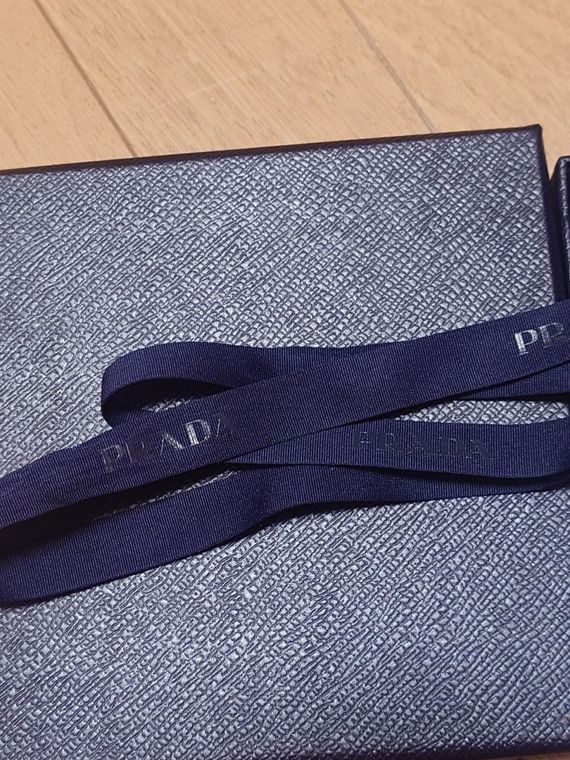 PRADA ブラック ナイロン シュシュ