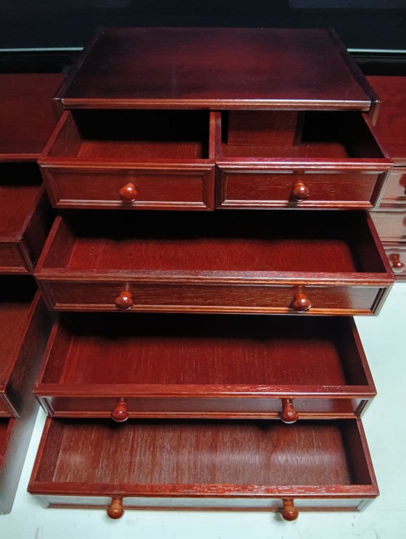 希少　1970's　ローズウッド　仕上げ　３分割式　小引き出し　１７杯　美品