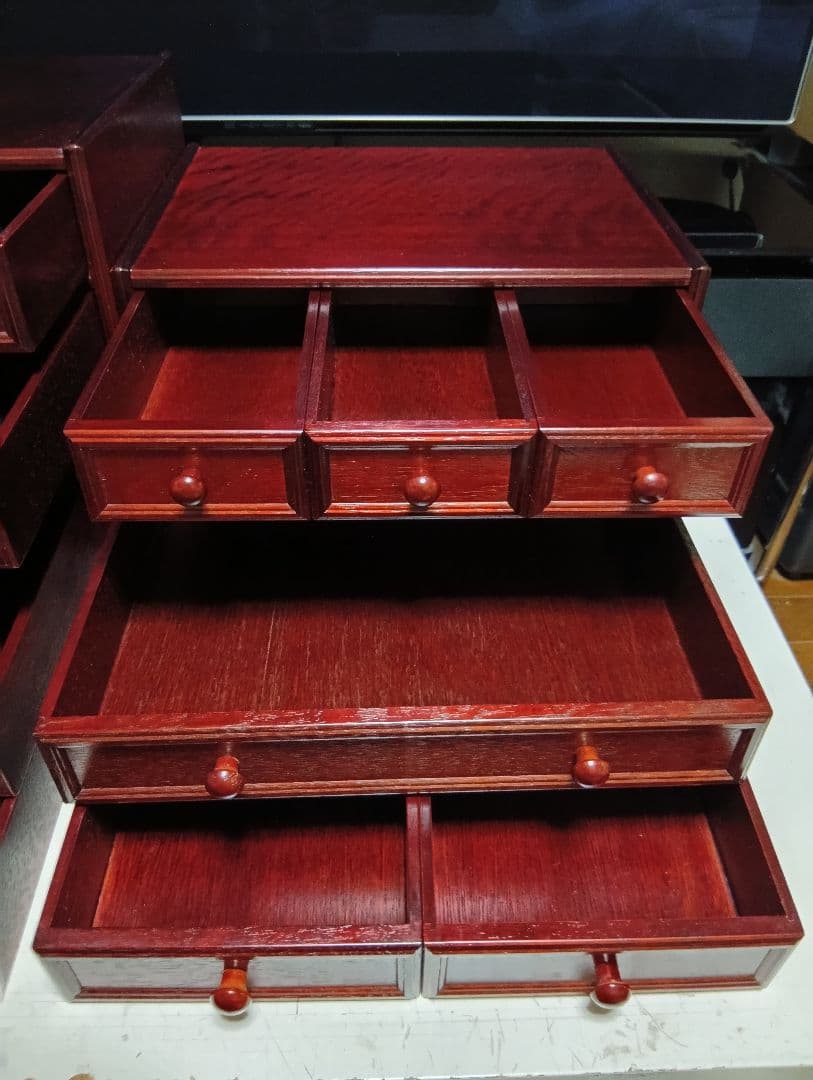 希少　1970's　ローズウッド　仕上げ　３分割式　小引き出し　１７杯　美品