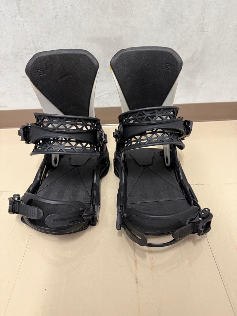 SALOMON district und 23-24モデル　サイズM 補修有