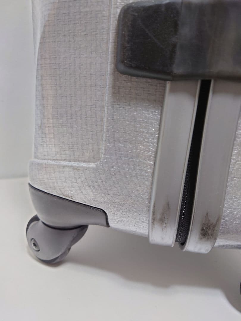 美品✨サムソナイト コスモライト スピナー61 シルバー 50L 2.4kg