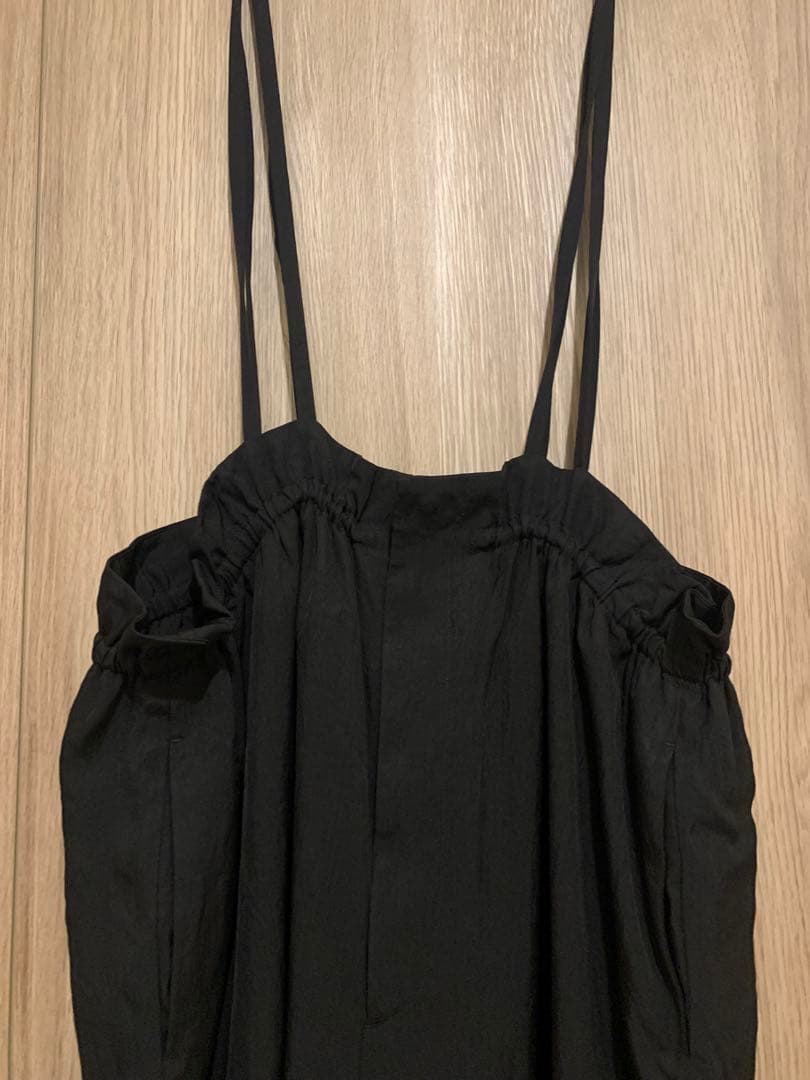 ⭐︎本日限定値下げ⭐︎SACRA ブラック サロペット　ブラック