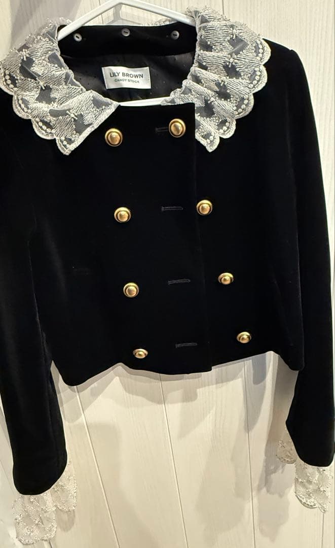 リリーブラウン　スカラップビジューアタッチドジャケット