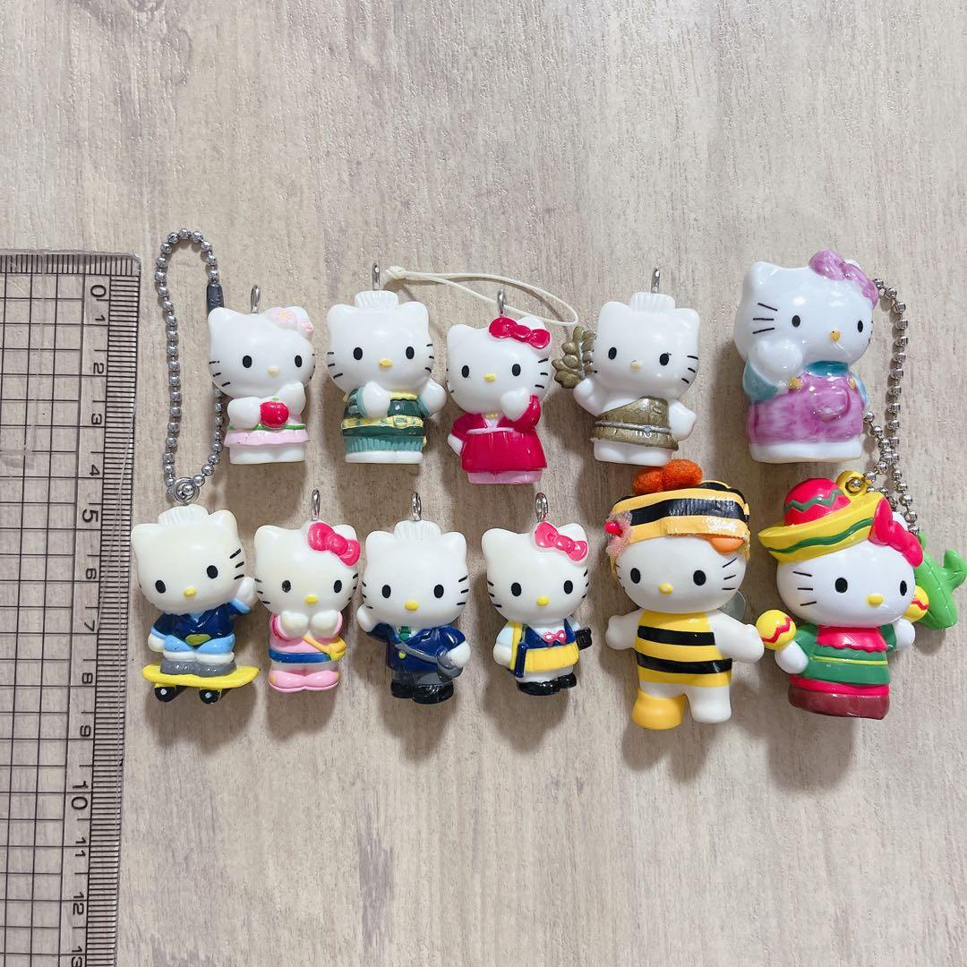 ハローキティ　ストラップ　キーホルダー　コレクターズマスコット　23個まとめ売り