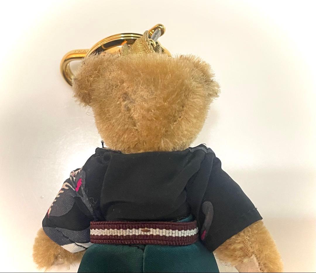 PRADA チャーム　クマ型キーホルダー サングラス