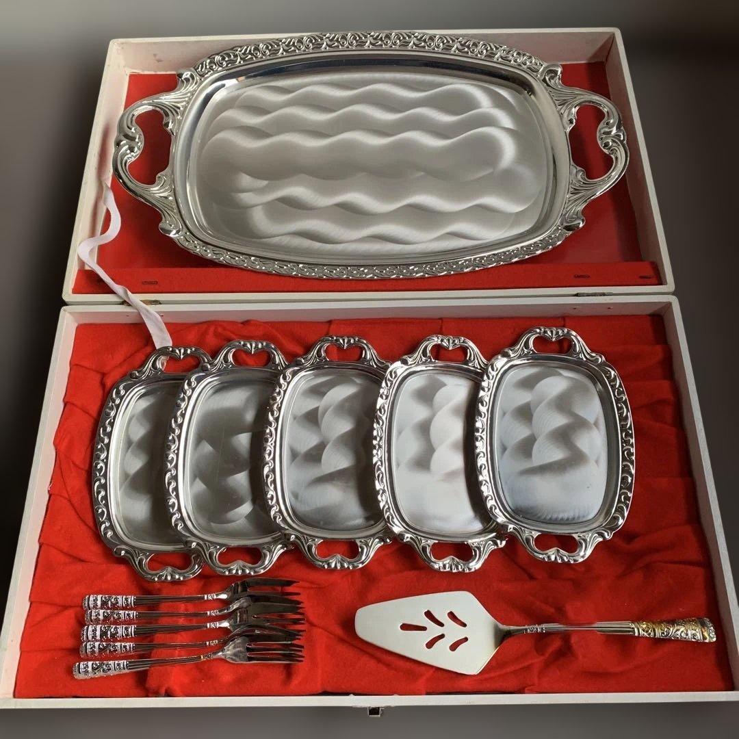 【未使用】【昭和レトロ】ステンレス アズマ　食器セット 波模様