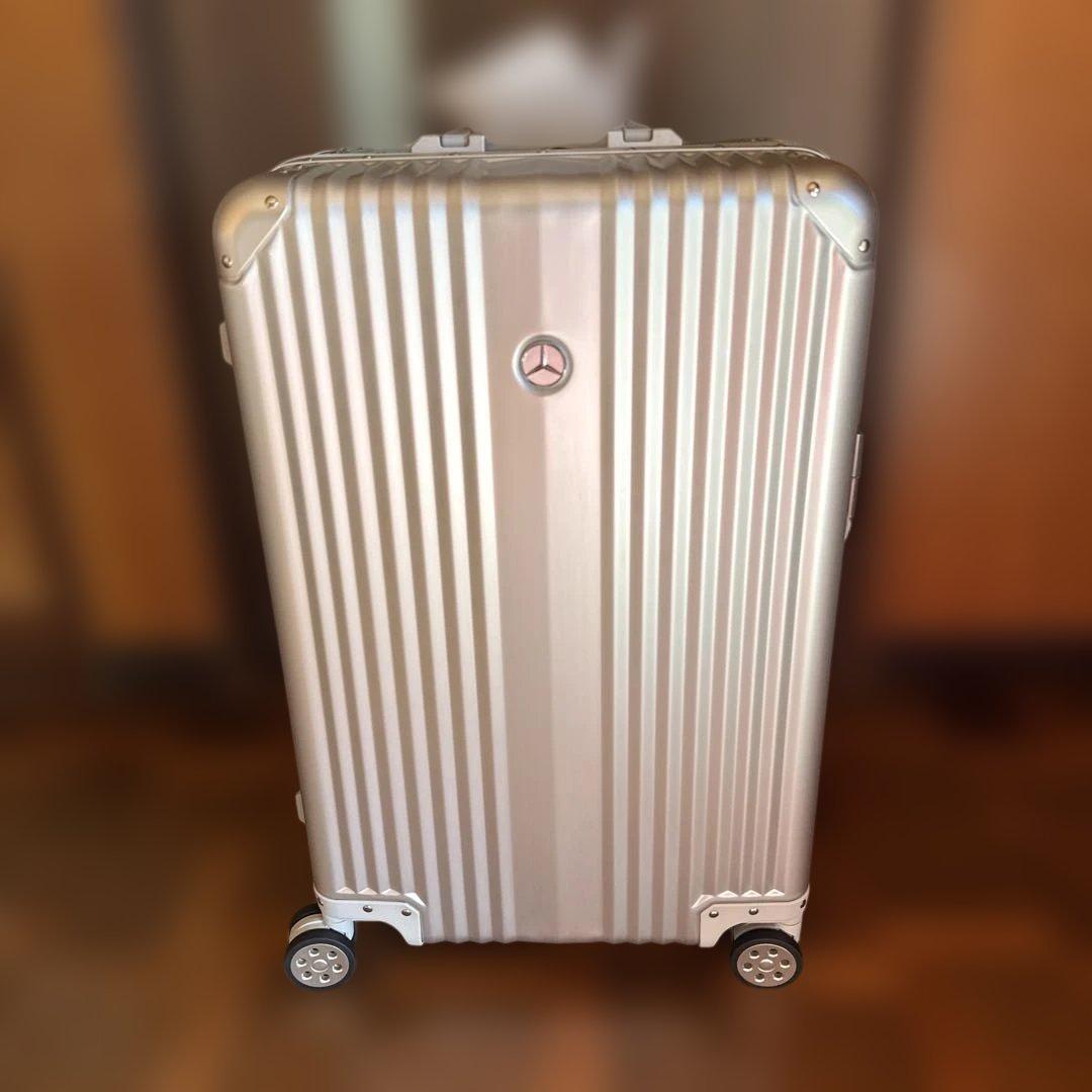 メルセデス・ベンツ シルバーキャリーケース