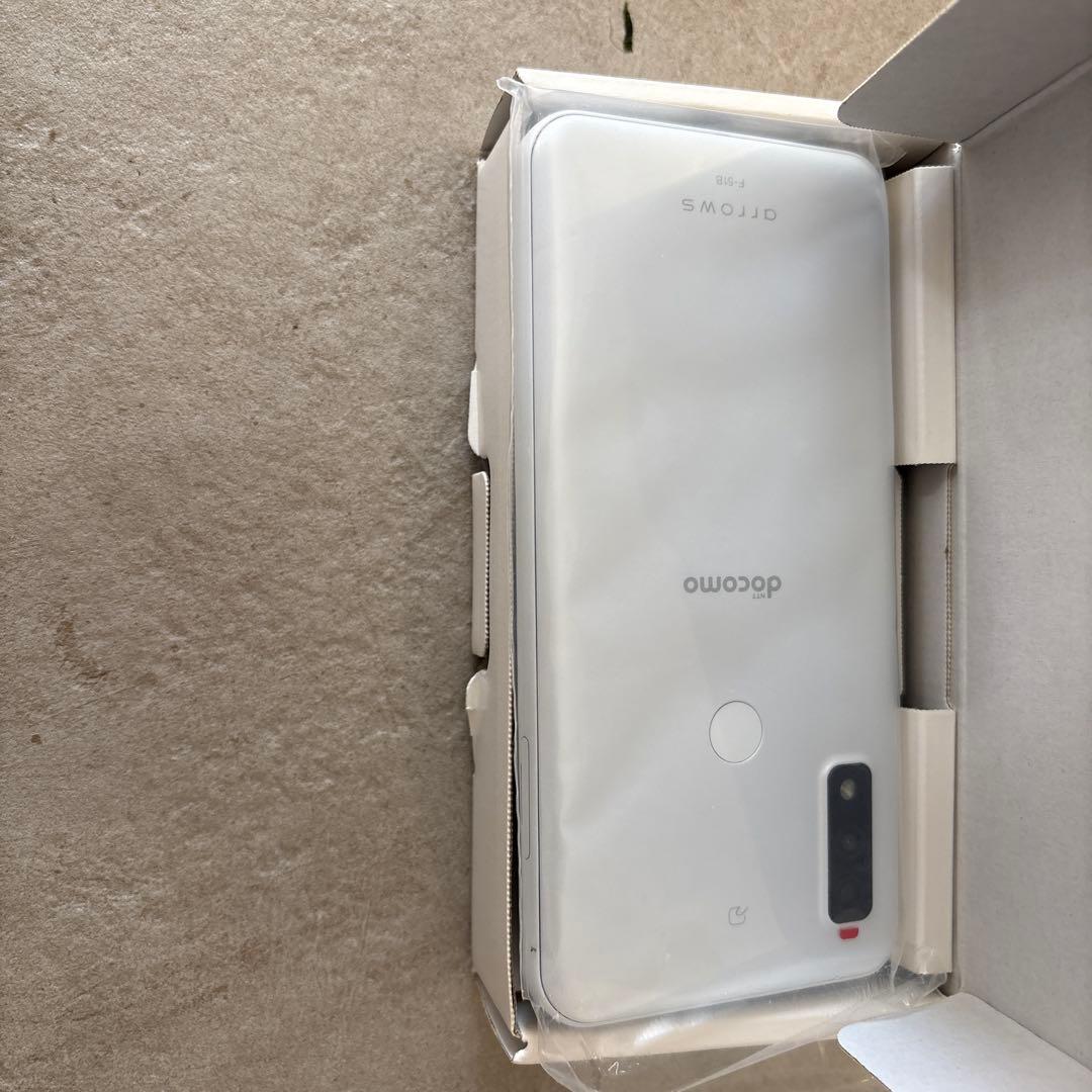 docomo 本体 arrows We F-51B(白) 新品！