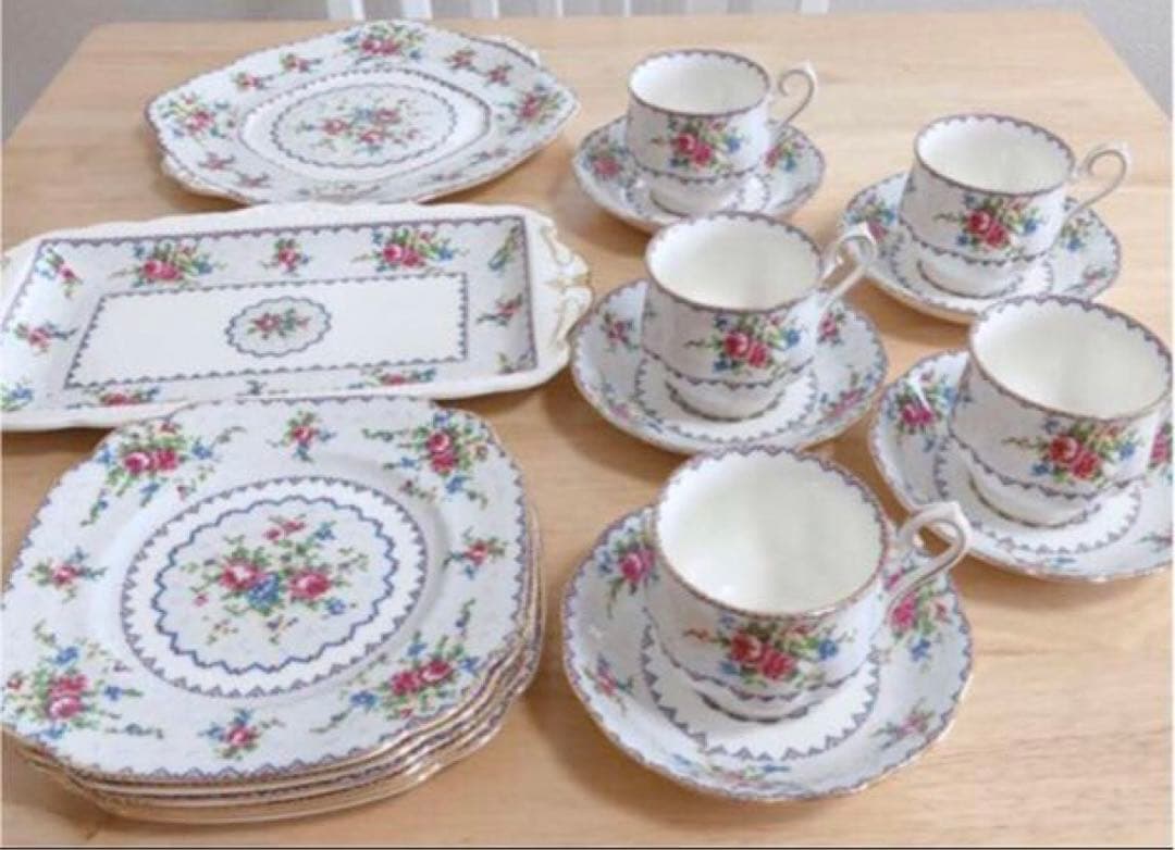 ロイヤルアルバートプチポワン食器セット