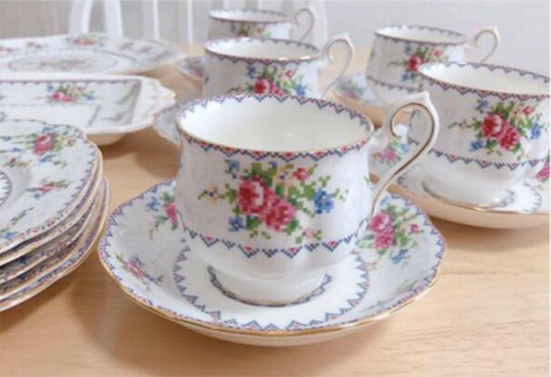 ロイヤルアルバートプチポワン食器セット