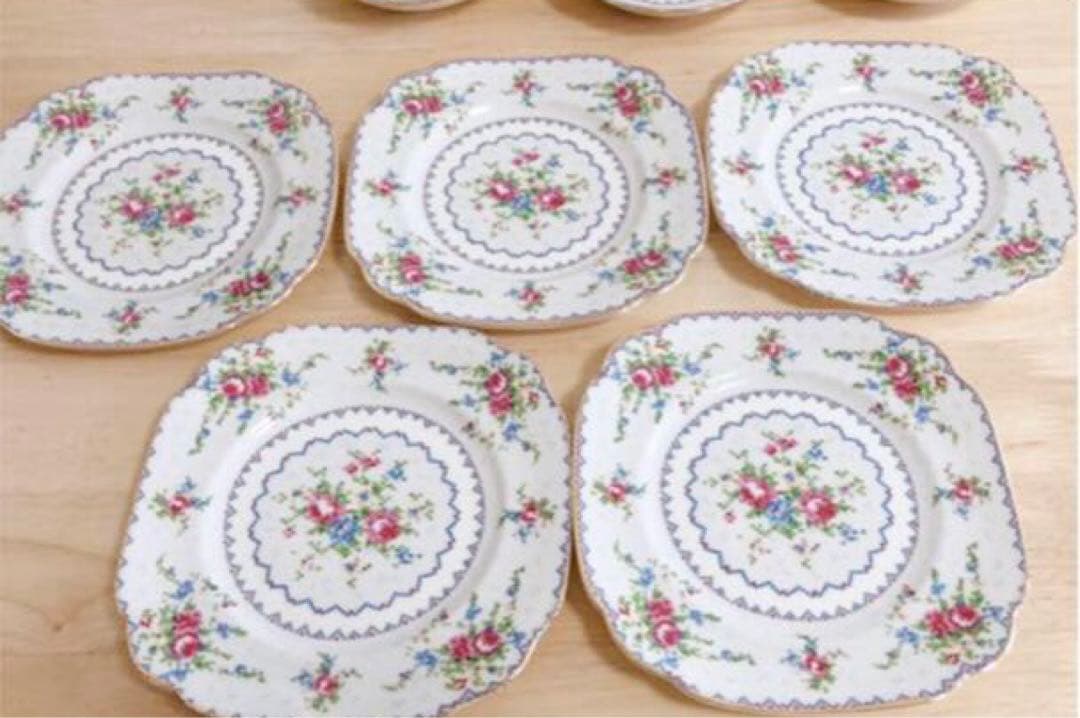 ロイヤルアルバートプチポワン食器セット