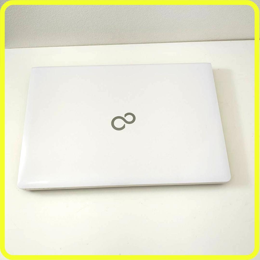 白　新品SSD256GB　カメラ⭐️windows11　ノートパソコン　807