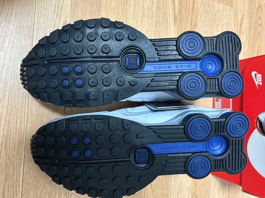 新品未使用　Nike shox　R4 27センチ