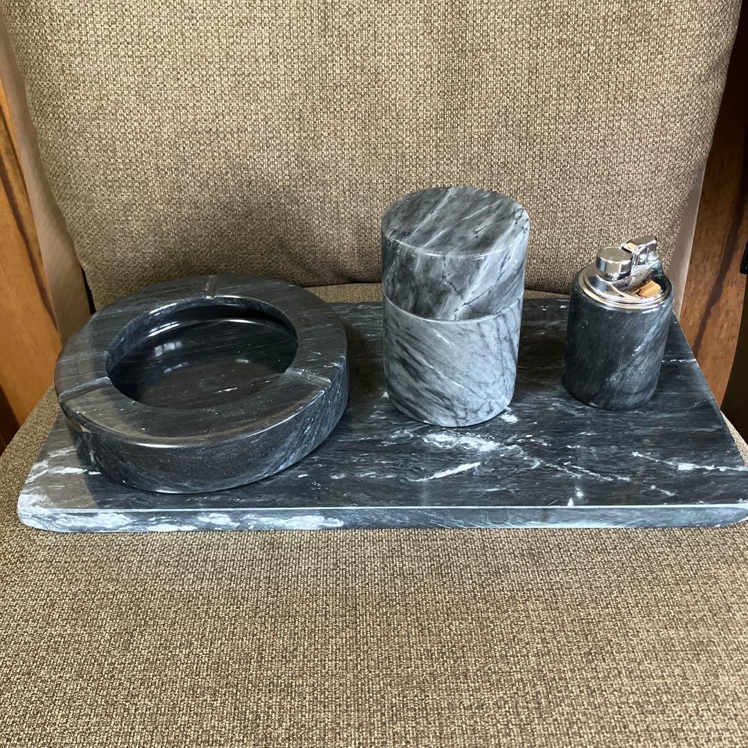 大理石の灰皿、吸い殻入れ、ライター、トレーの4点セット