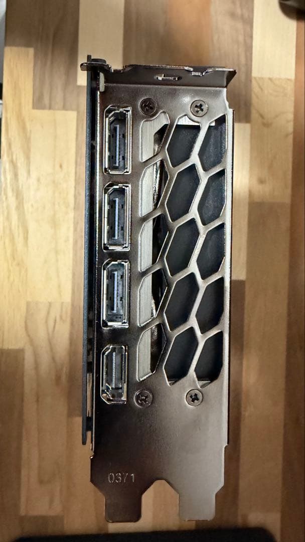 GeForce RTX 5060 Ti 16GB 本体
