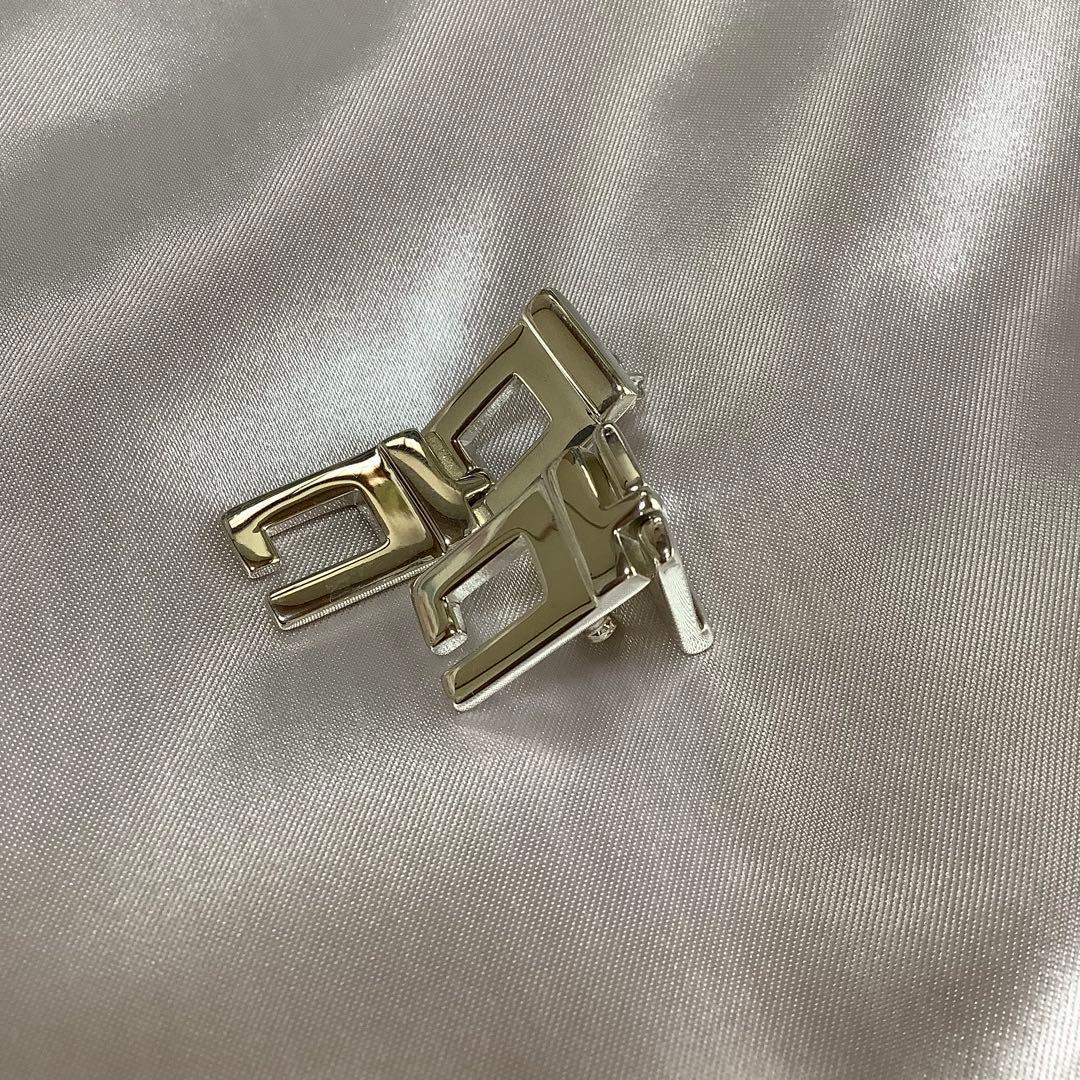 【美品】グッチ　ピアス　磨き済み　GGモチーフ　シルバー　ぶら下がり
