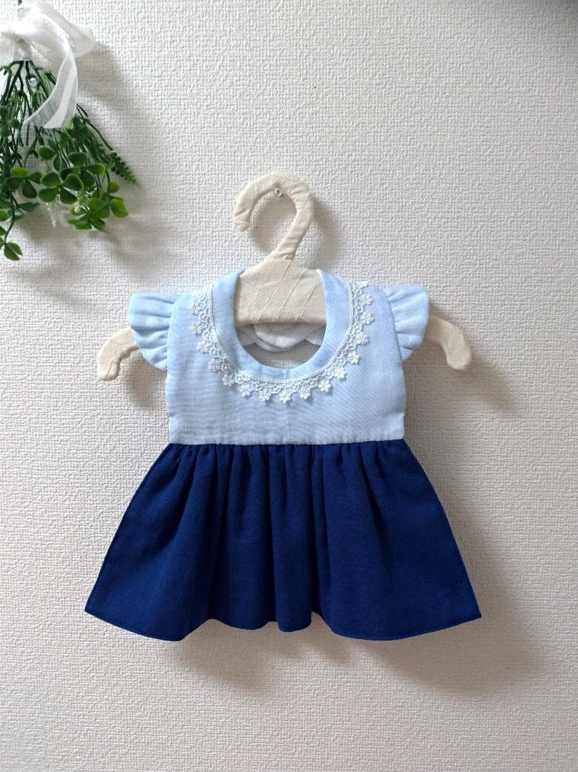 【送料無料】小花刺繍のエプロン風ワンピーススタイ