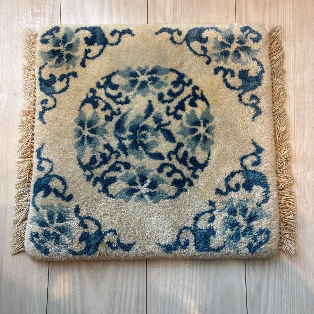 MUNI CARPETS 花柄チェアラグ アイボリー/ネイビー　廃盤サイズ　ムニ