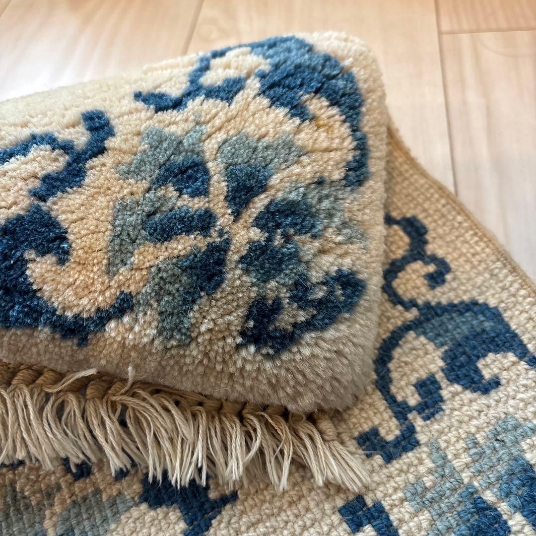 MUNI CARPETS 花柄チェアラグ アイボリー/ネイビー　廃盤サイズ　ムニ