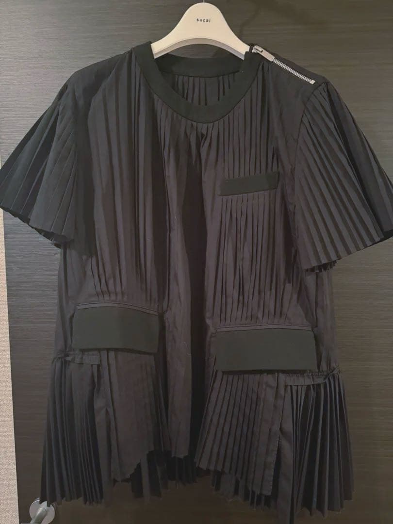 sacai 黒 プリーツシャツ 半袖