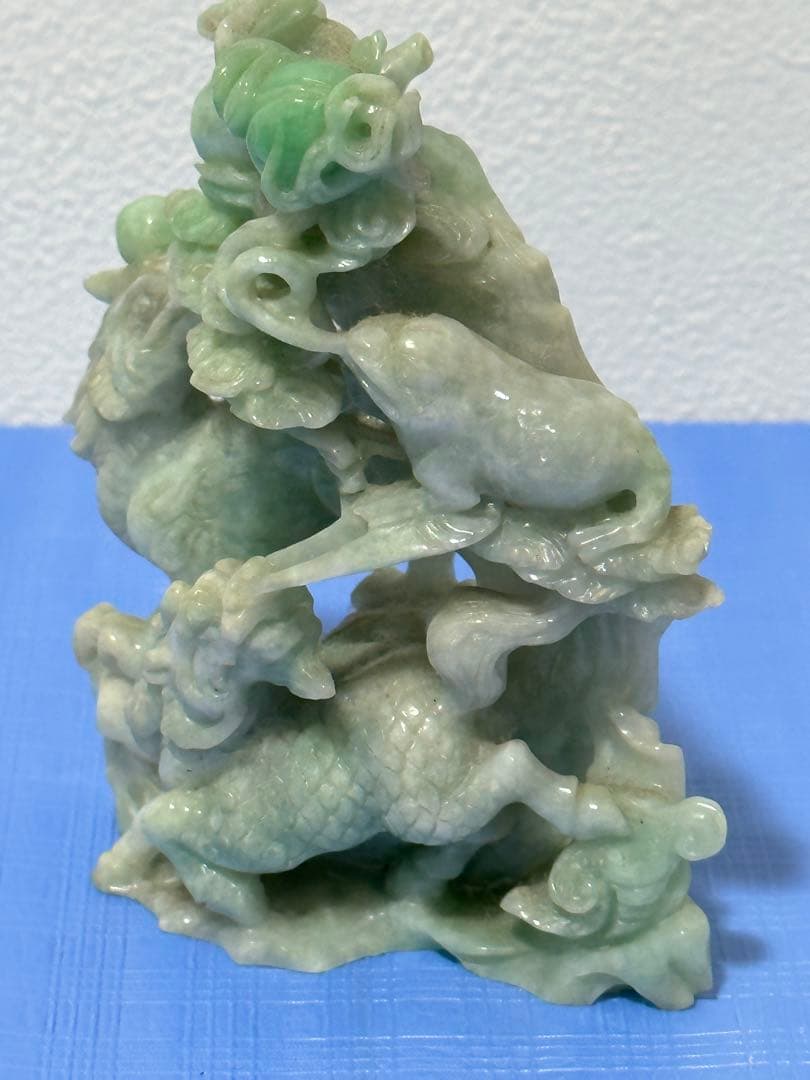 中国美術 翡翠 置物 天然石 彫刻 ヒスイ