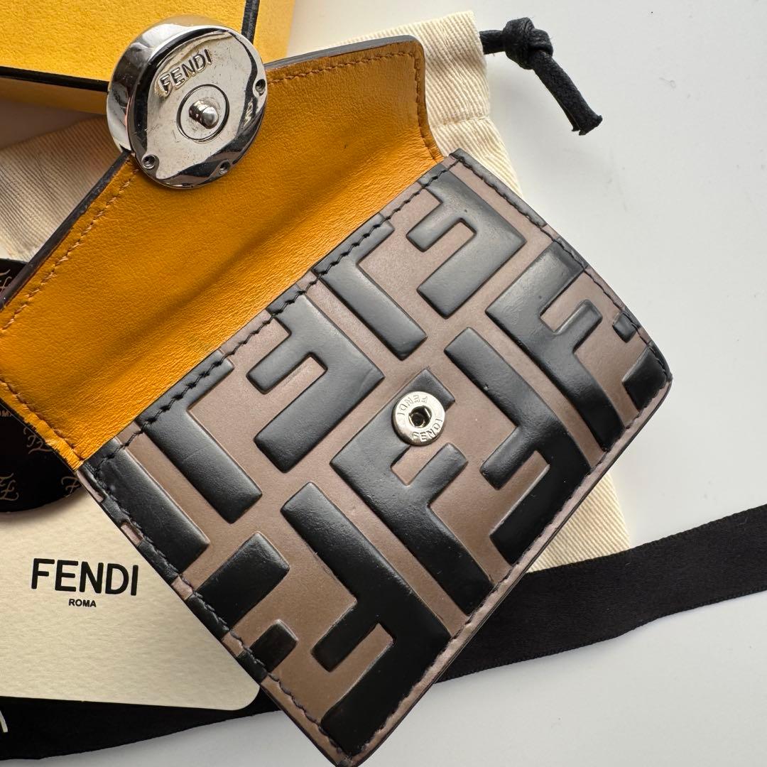 【美品】 131 FENDI フェンディ 3つ折り財布