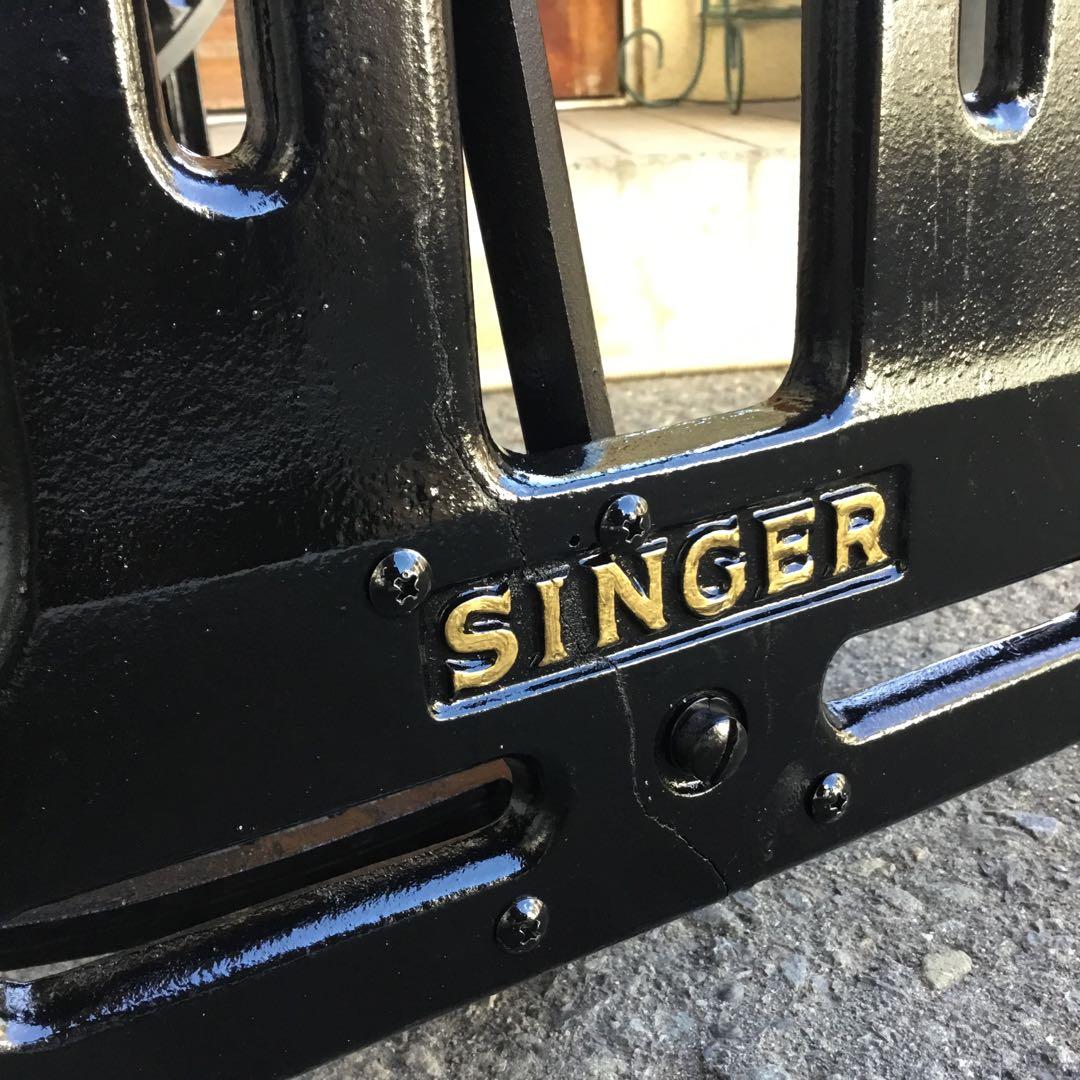 SINGER職業用足踏みミシン鉄脚　大型　 テーブルに！