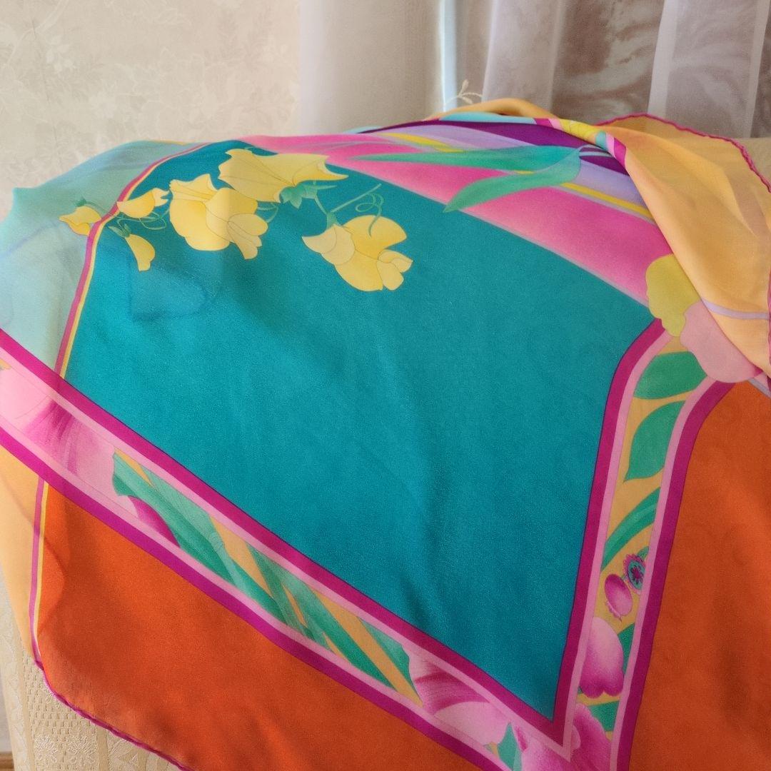 レオナール シルクスカーフ