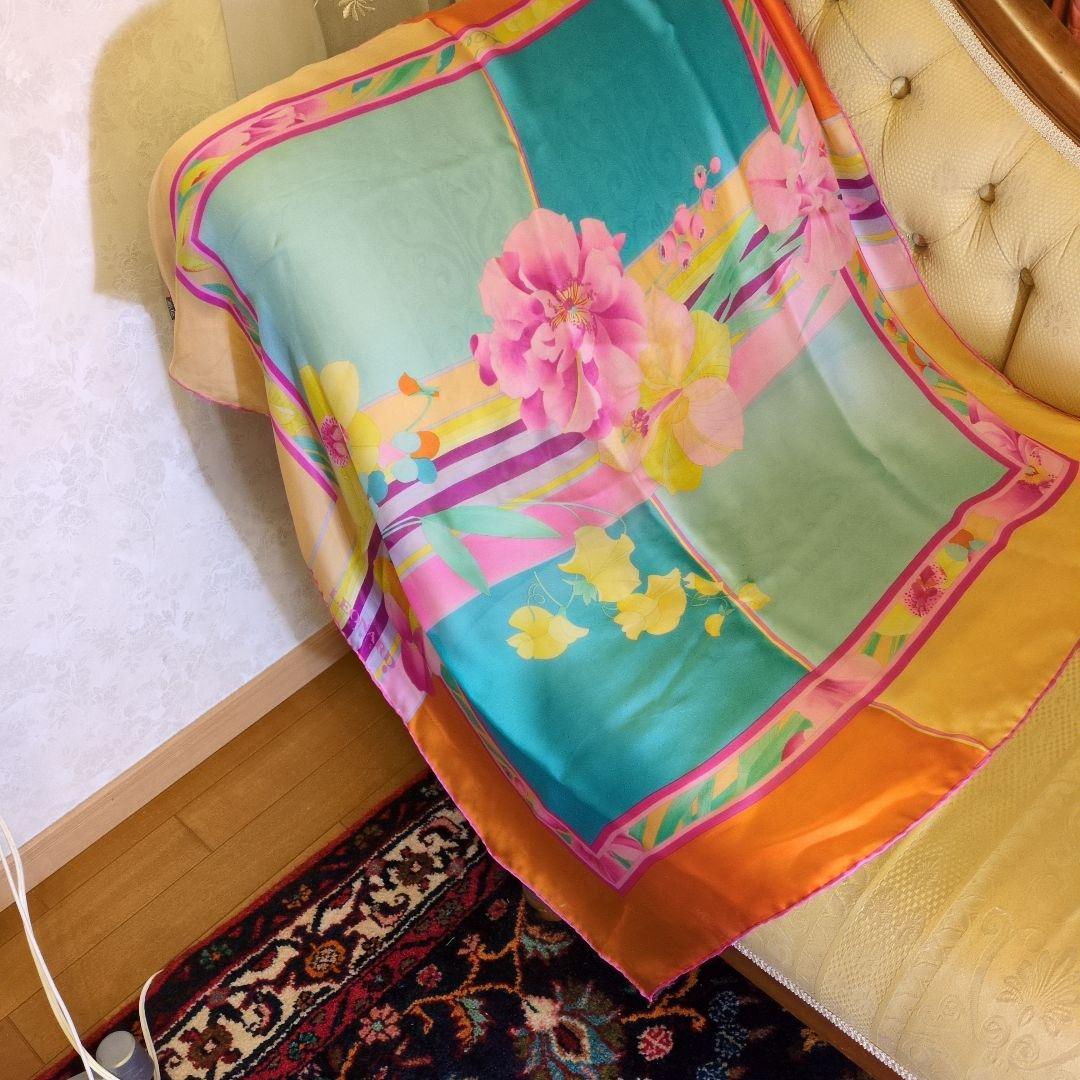 レオナール シルクスカーフ