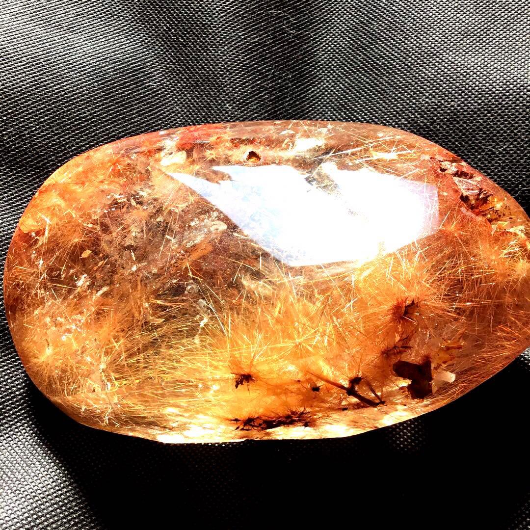 希少　個性強い　美しいガーデン赤茶色ルチルクォーツ　1.2キロ　置物　ライト付き