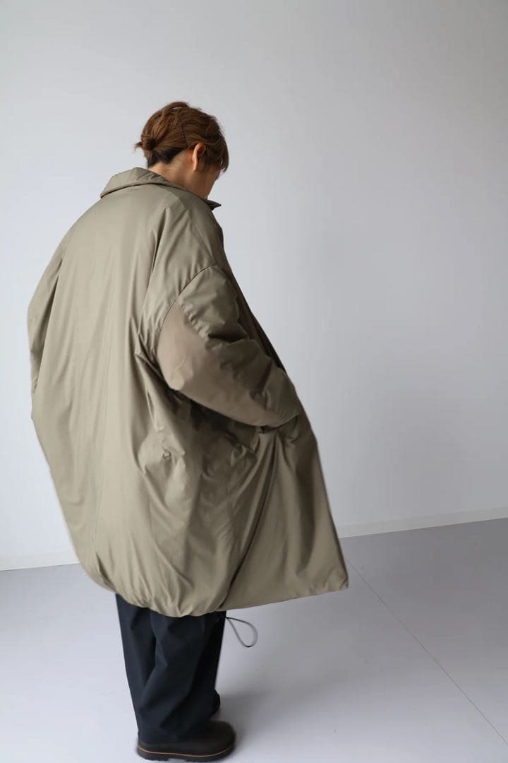 MIC. PUFF OVER COAT ユニセックス　ブラック