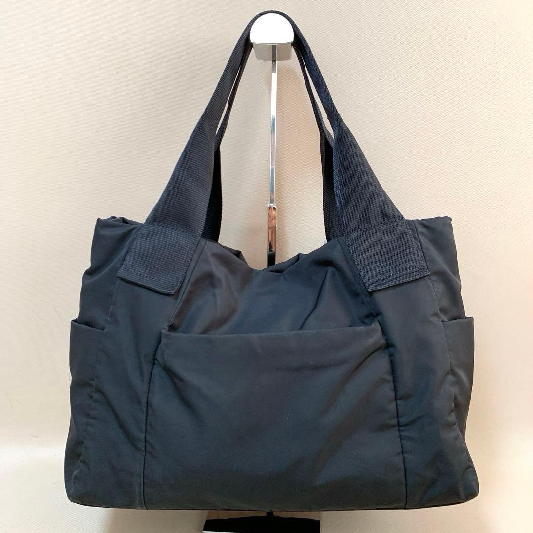 イアパピヨネ ショルダー付き 樹脂パーツトートバッグ ダルメシアン柄 M 黒