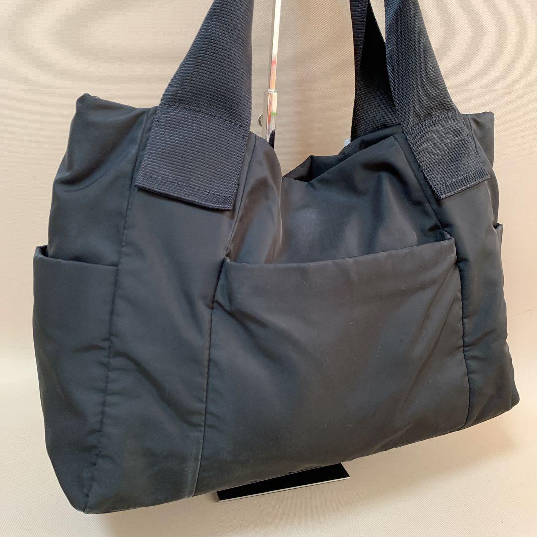 イアパピヨネ ショルダー付き 樹脂パーツトートバッグ ダルメシアン柄 M 黒