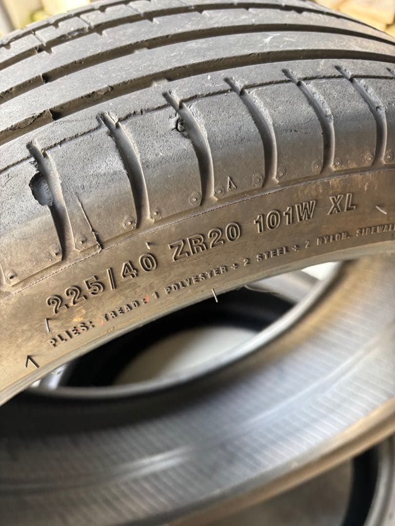 サマータイヤ 225/40 ZR20 101W XL 2本　アクセレラ