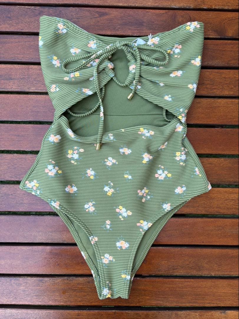 Billabong 大人気タイプ　ワンピース水着　未使用タグ付き