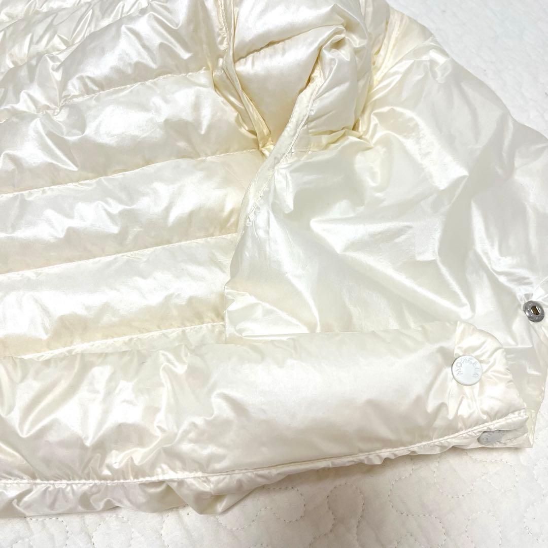 モンクレール LIANE ダウンベスト ワッペン 白　1