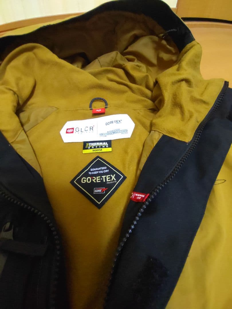 686 GORE-TEX　スノーボード　スキー　ウェア　ゴアテックス