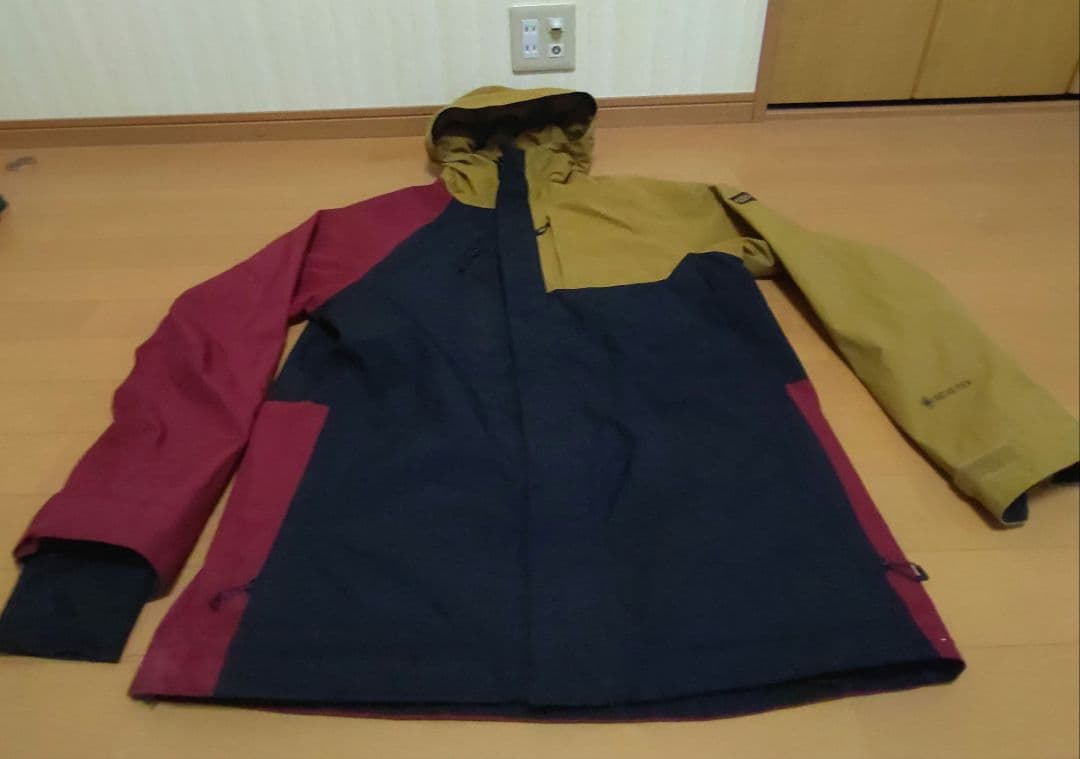 686 GORE-TEX　スノーボード　スキー　ウェア　ゴアテックス