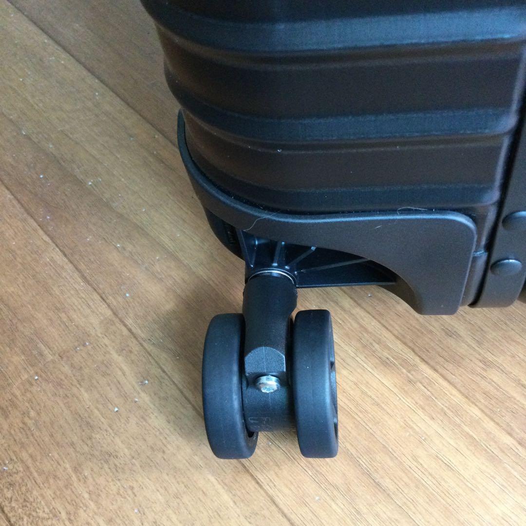 RIMOWA　リモワ ステルス ルフトハンザ アルミ ブラック 32L 4輪