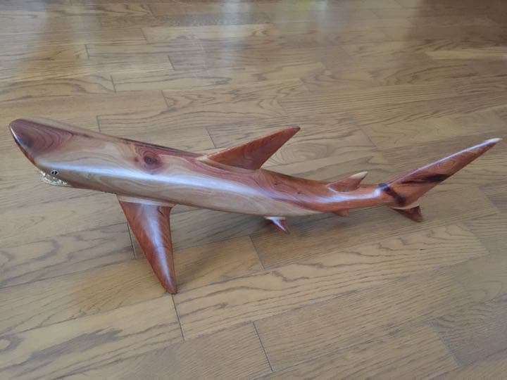 サメの置物