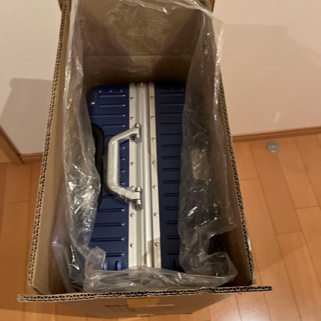 ネイビー 中型 キャリーケース 360度回転ホイール