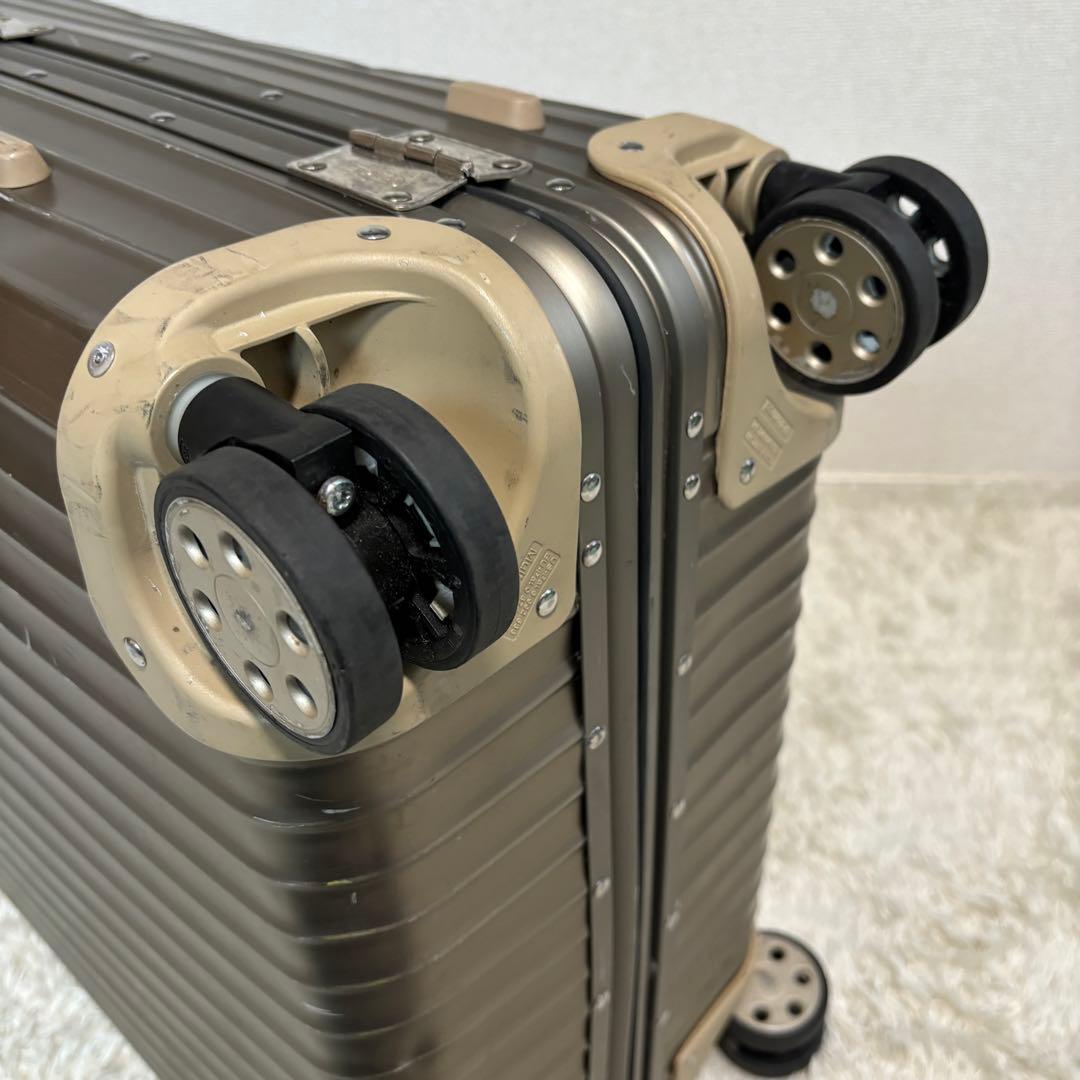 美品✨RIMOWA リモワ トパーズ 4輪　キャリーケース　ゴールド　84L