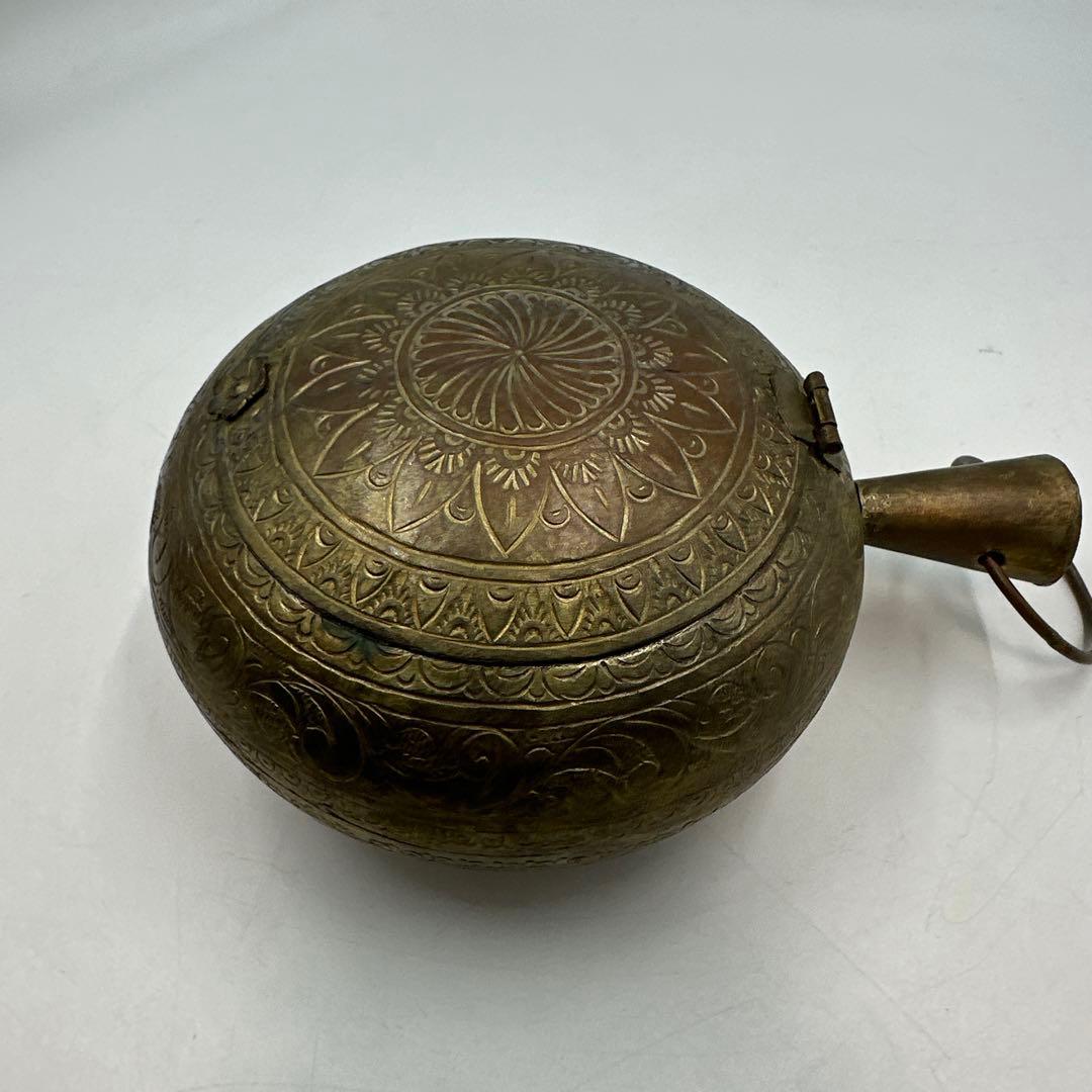 アンティーク装飾的な真鍮製鍋