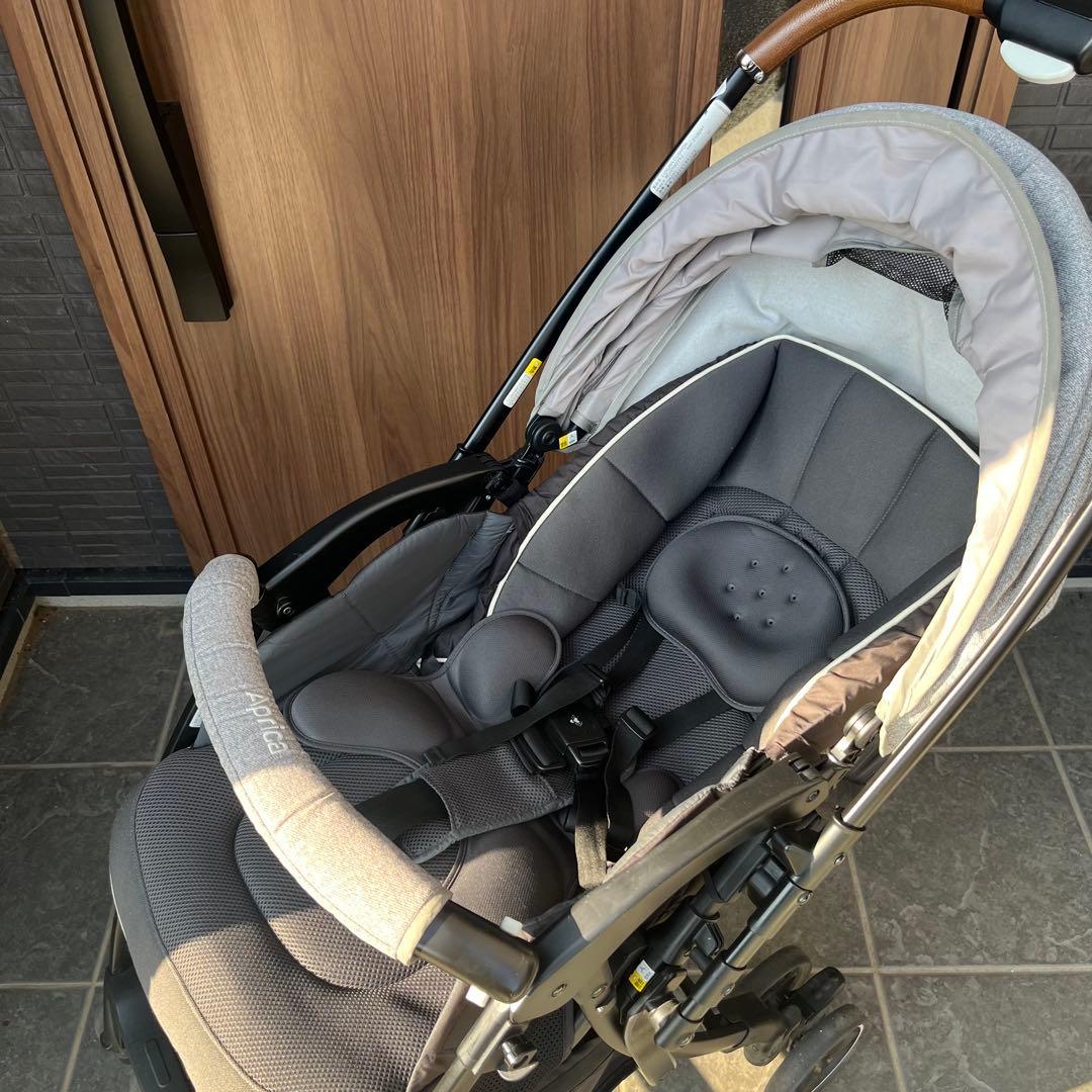 【美品】Aprica　ラクーナクッション　AC 2106241 両対面　レザー