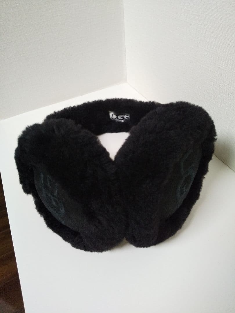 UGG イヤーマフ黒　イヤーマフラー　アグ